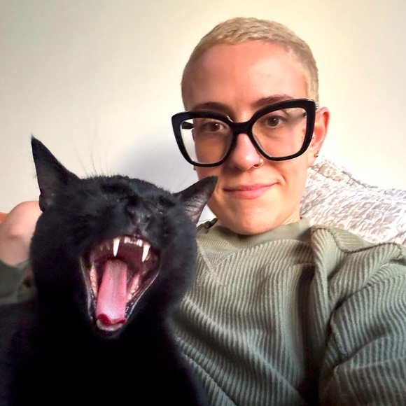 Meet your Posher, Jess - Picture 1 of 1